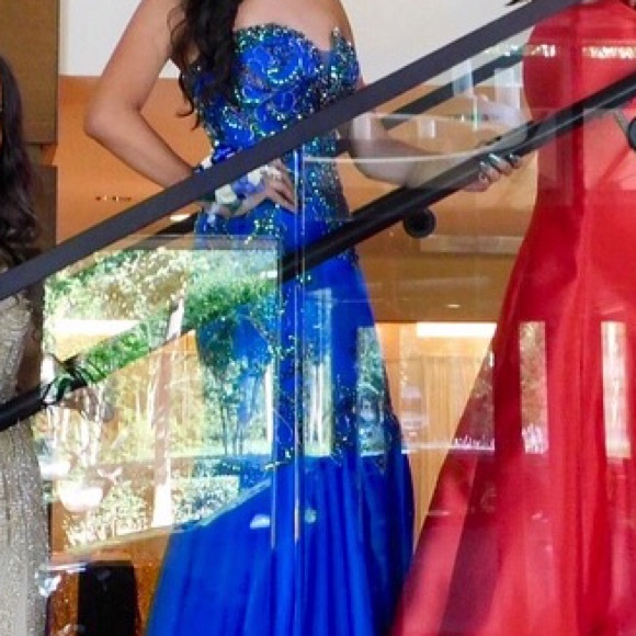 PROM DRESS - Picture 3 of 4